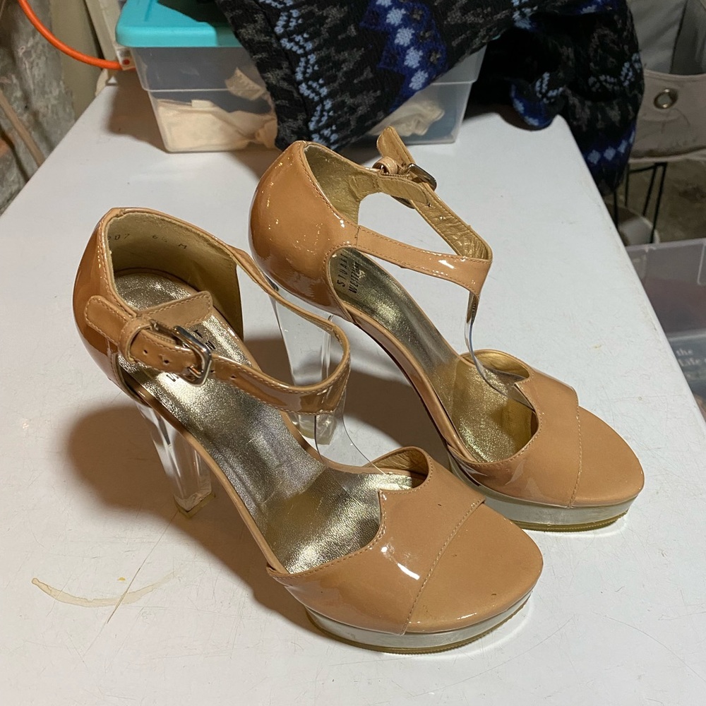 Stuart Weizmann Platform Pumps - image 2